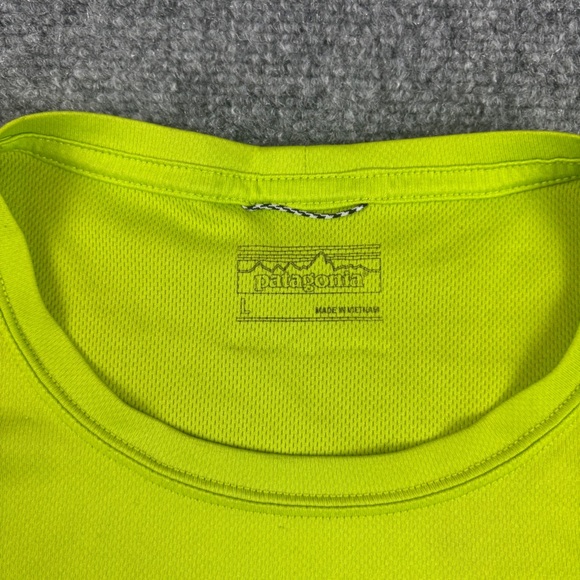 PATAGONIA Mens Neon Green Short Sleeve Fore Runner Shirt size: Large - Picture 3 of 11